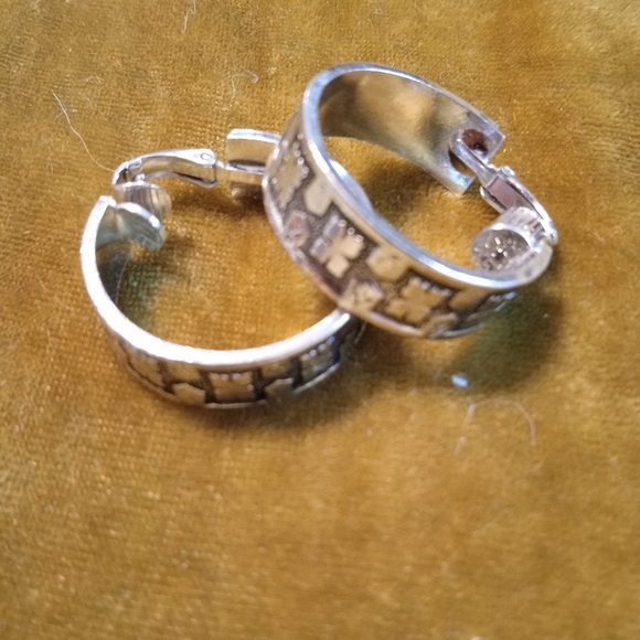 Vintage Clip on earrings - Picture 1 of 3